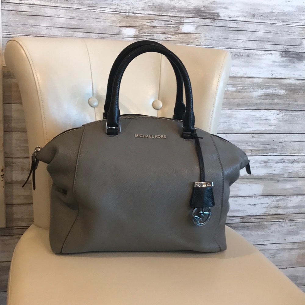 Micheal Kors Riley Large Satchel